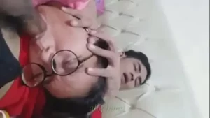 Adegan Mesum Online Igo ABG Kacamata Sepong Kontol Pacar