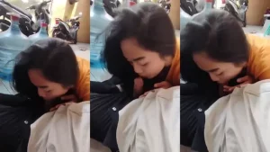 Mbak Dinda Cakep Sepong Pacarnya Eksib Di Depan Kost An