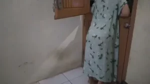 POV Demi Membayar Uang Kost Si Mbak Layani Nafsu Majikan